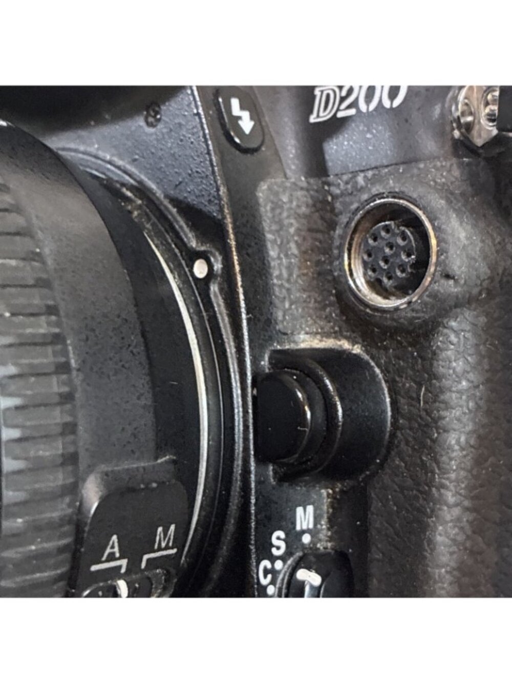 Nikon D200 10.2 MP Digital SLR Camera - Black  With Nikon AF-S 67mm - Picture 12 of 16